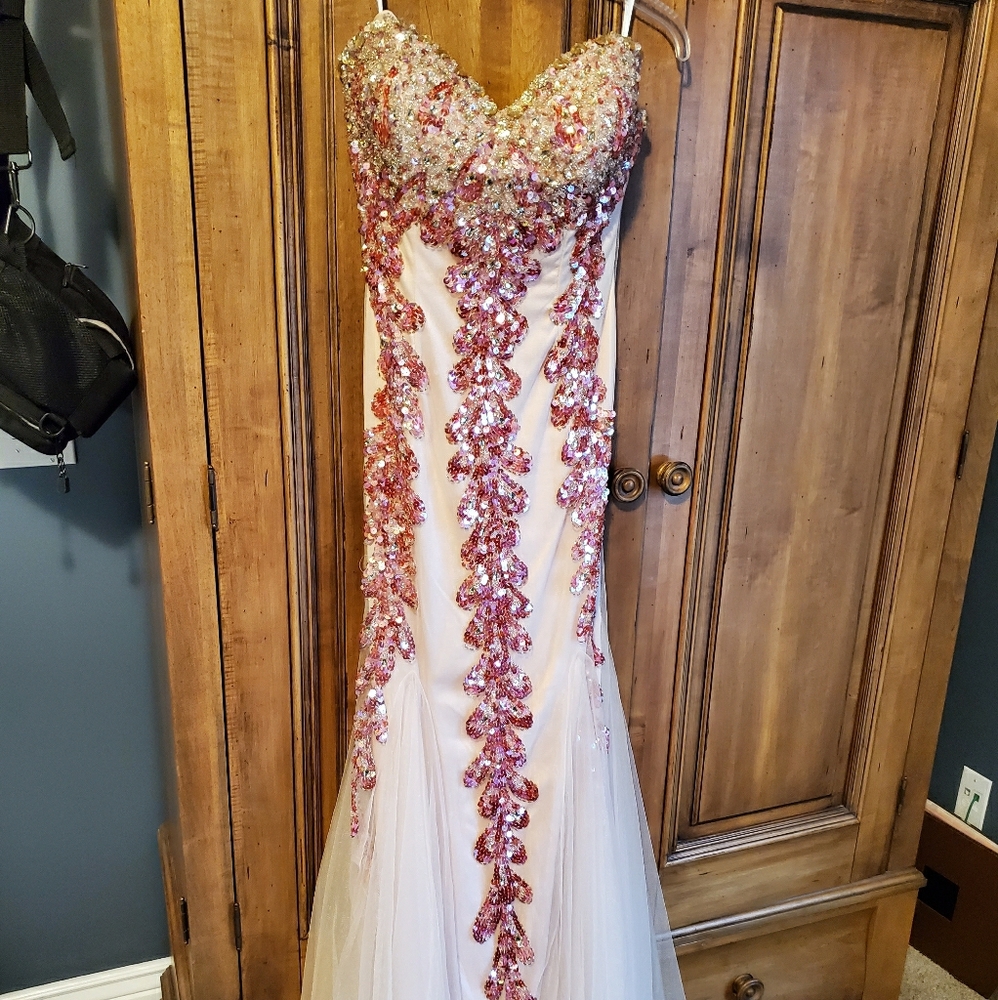 Jovani size 8 beaded trumpet gown with stretch